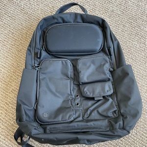 Lululemon backpack 22L
